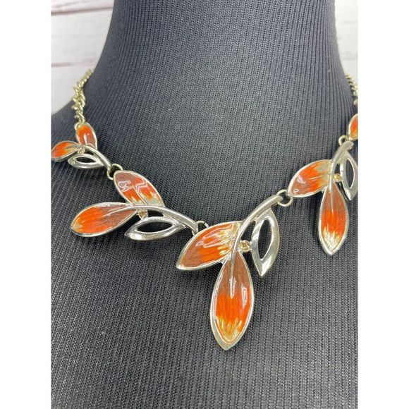 Vintage 70s Variegated Auburn Mahogany Silver Gold Tone Enamel Leaf Necklace - Picture 3 of 7